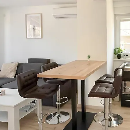 Apartamento Gorgeous In With Wifi *